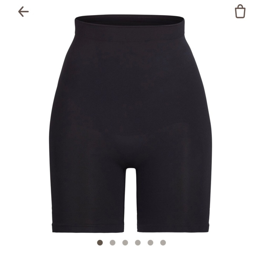 SKIMS Mid Sculpting short